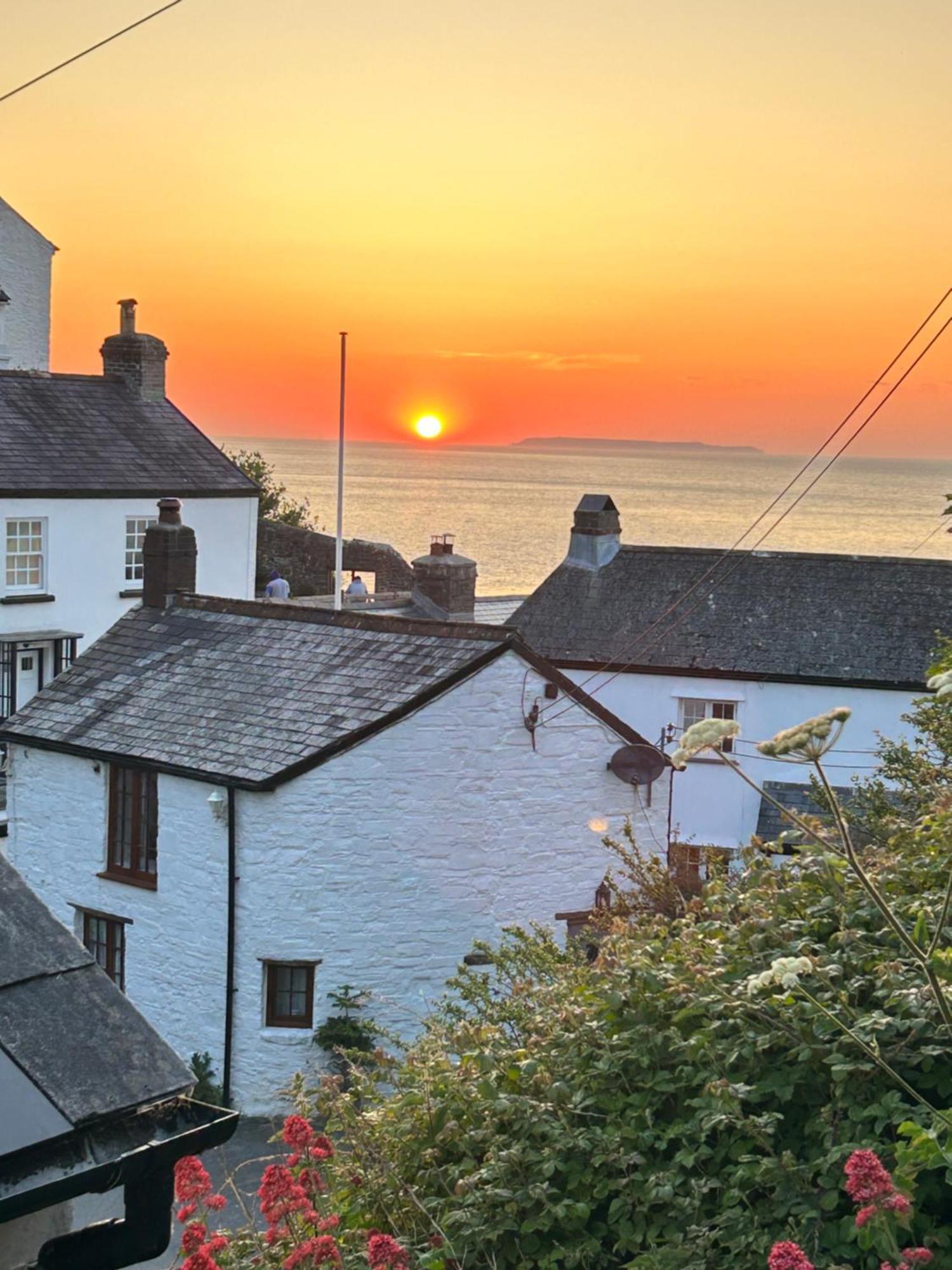 Cosy Boathouse Cottage By The Sea With Log Burner Bucks Mills Экстерьер фото